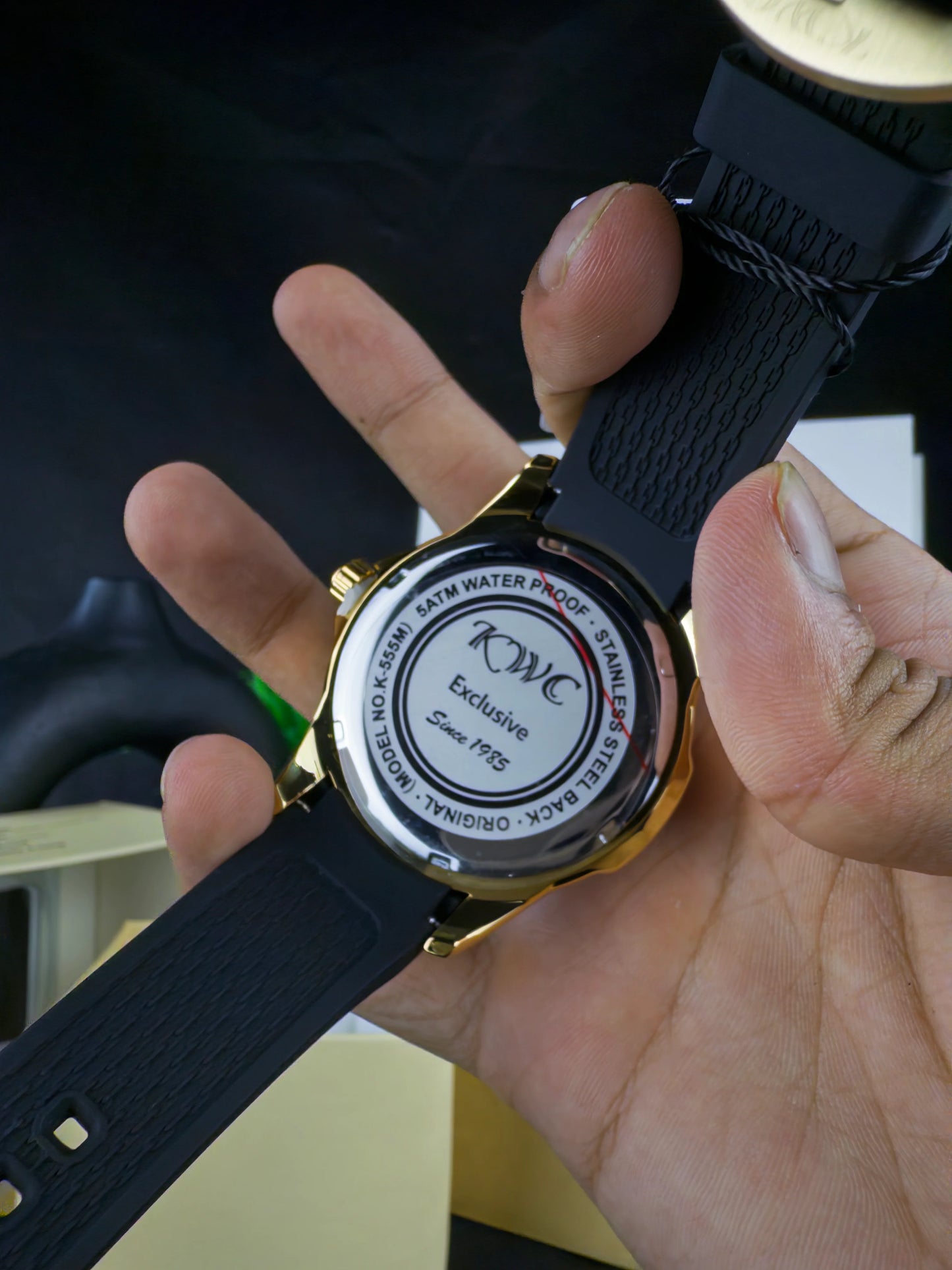 K-555 | SILVER CASE BLACK DIAL BLACK METER