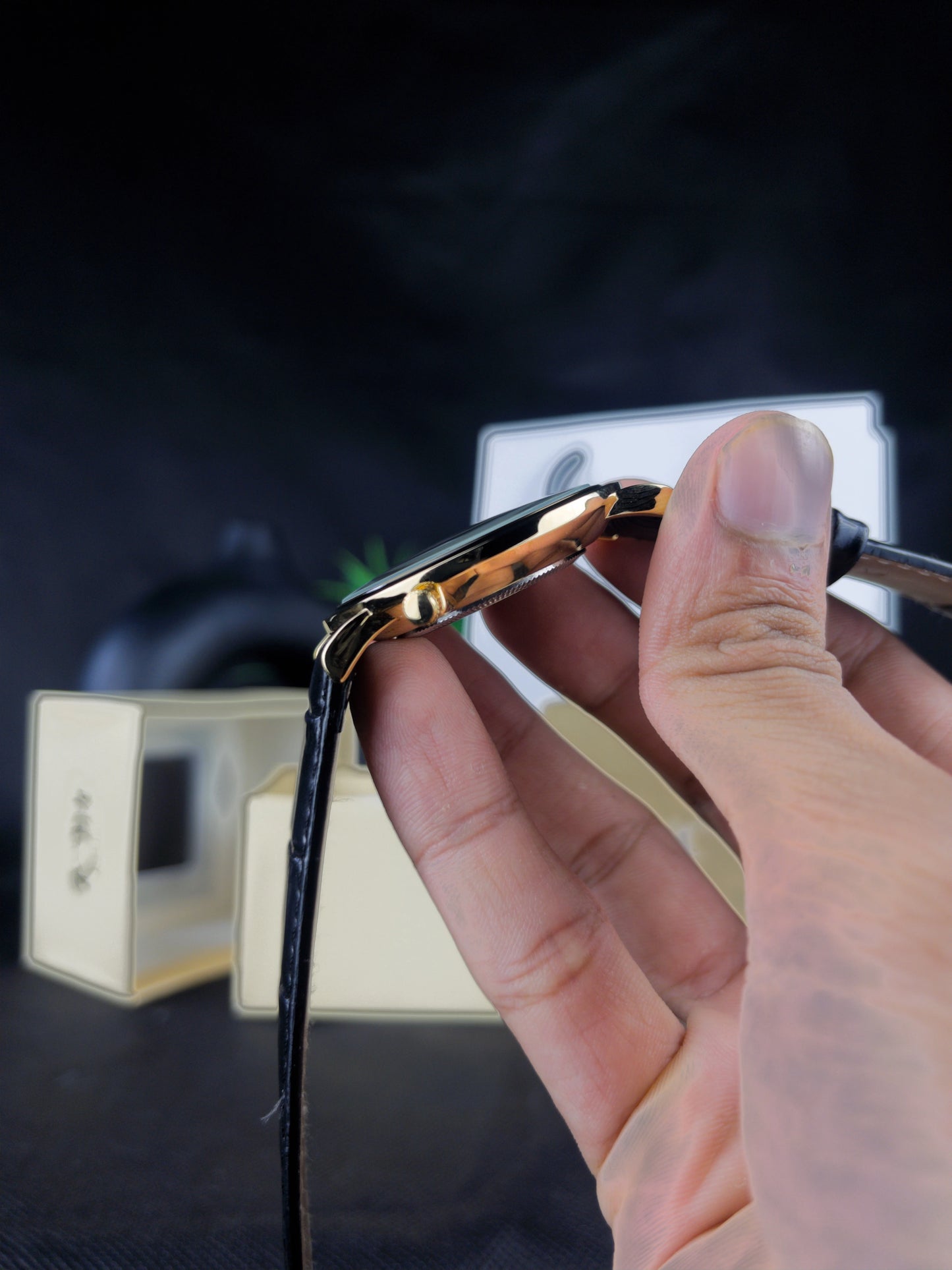 K-1001 | BLACK DIAL GOLDEN CASE