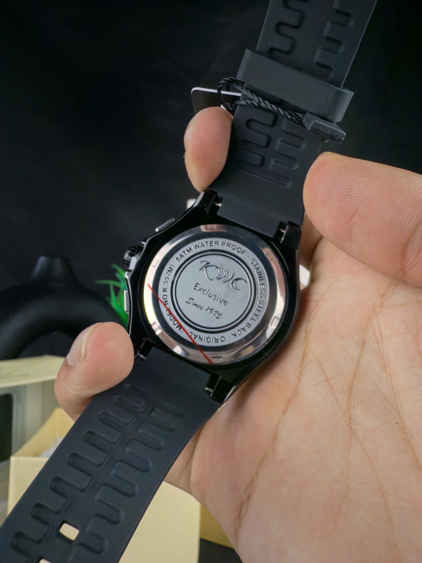 K-557-6H | BLACK DIAL BLACK CASE